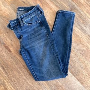 American Eagle 🦅 Womens dark wash skinny jeans 👖 size 4